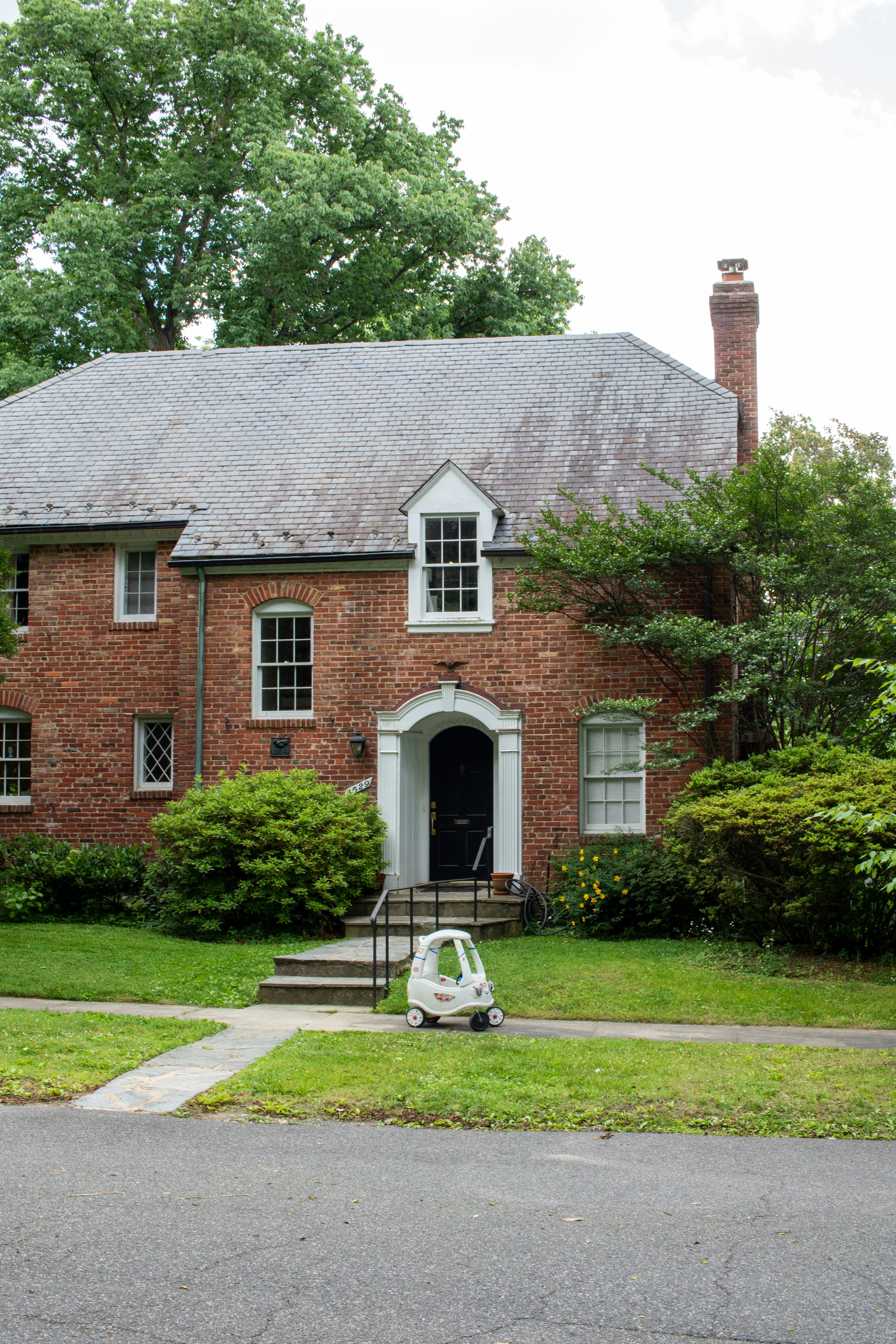 geogian style house